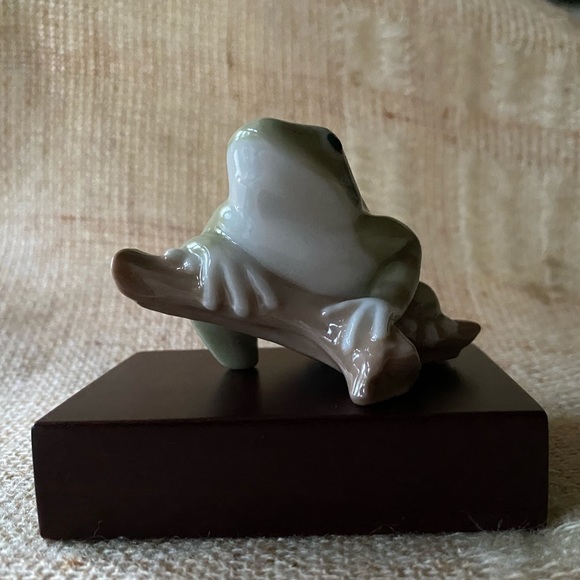 Lladro Frog - Picture 4 of 11